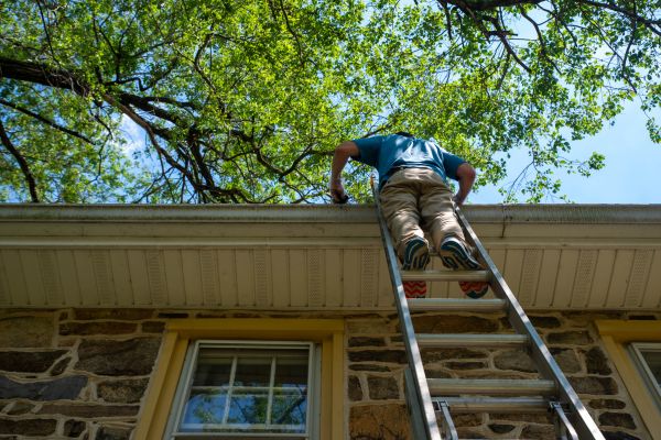 Industrial Gutter Cleaning in Navarre