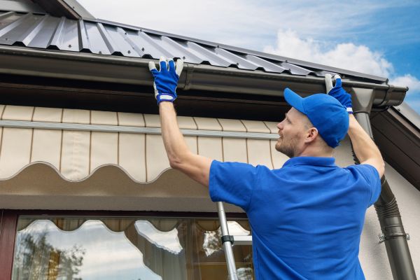 Rain Gutter Maintenance in Navarre